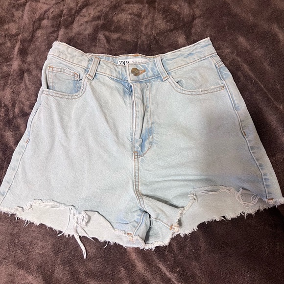 Zara Pants - Zara Light Wash Jean Shorts